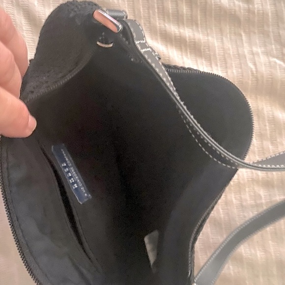 Crazy horse crochet shoulder bag. - Picture 4 of 6